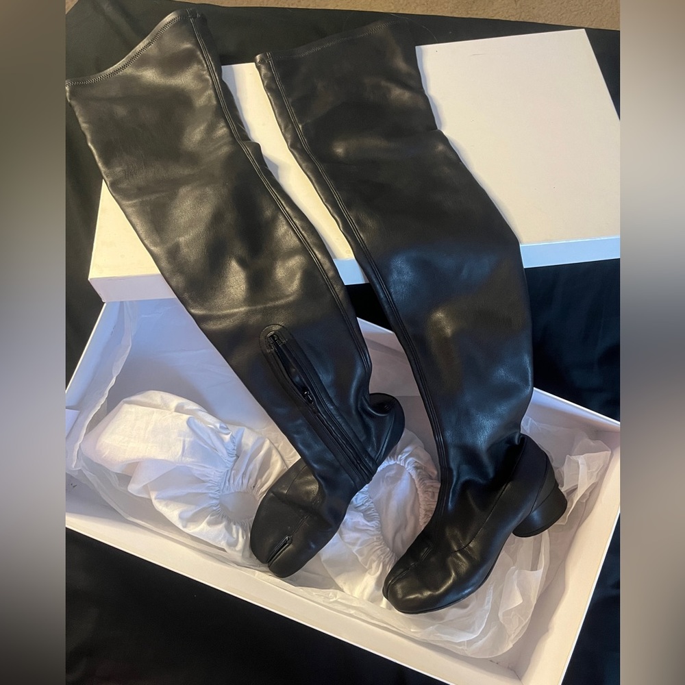 Rare Maison Margiela Tabi over the knee boot